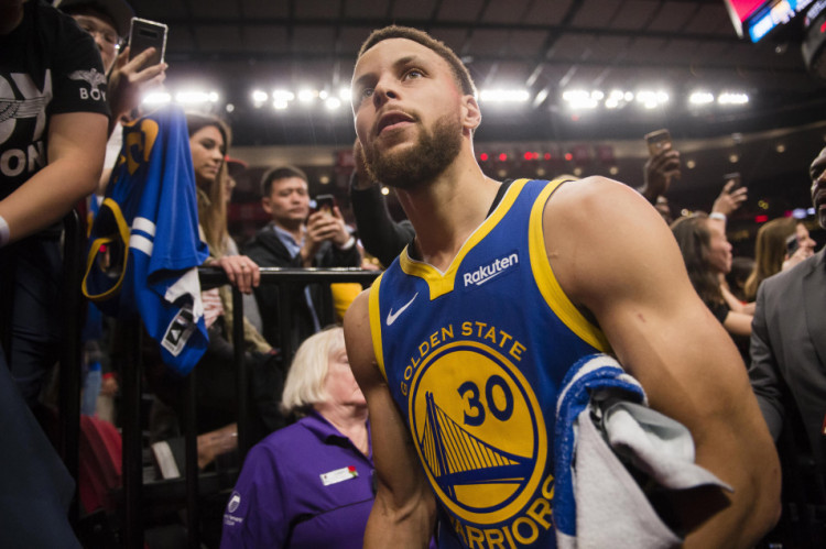 新援阿里亚斯参加了狼队在西班牙的首堂训练课！🇨🇴（阿里亚斯亮相狼队西班牙首训！🇨🇴）