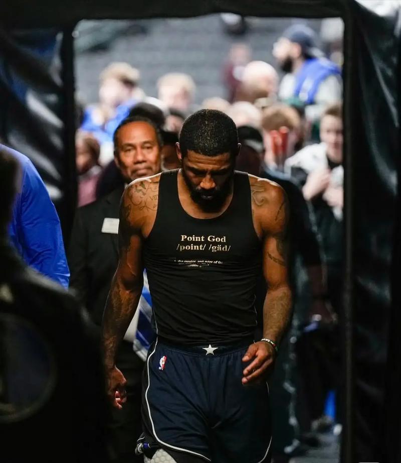 自1956年以来，姆巴佩是首位自然年五大联赛进36球的法国球员（姆巴佩成1956年以来首位自然年五大联赛进36球的法国球员）