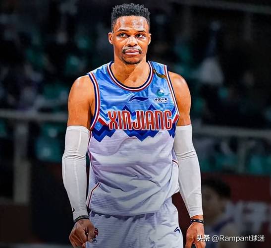 英超战报：维卡里奥送礼，库杜斯破门难救主，热刺1-2富勒姆（英超快讯：维卡里奥失误酿祸，库杜斯进球难救热刺，热刺1比2负于富勒姆）