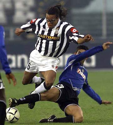 雷霆冲击季后赛形势明朗（雷霆发力，季后赛局势清晰）