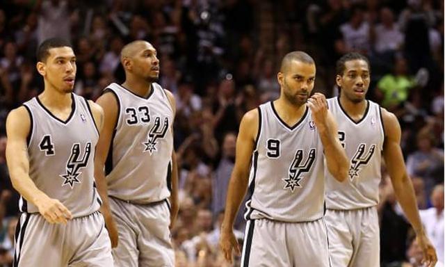 点射得分，凯文-迪克斯成为历史首位在德甲进球的印尼球员（凯文-迪克斯点球破门，成为德甲史上首位进球的印尼球员）