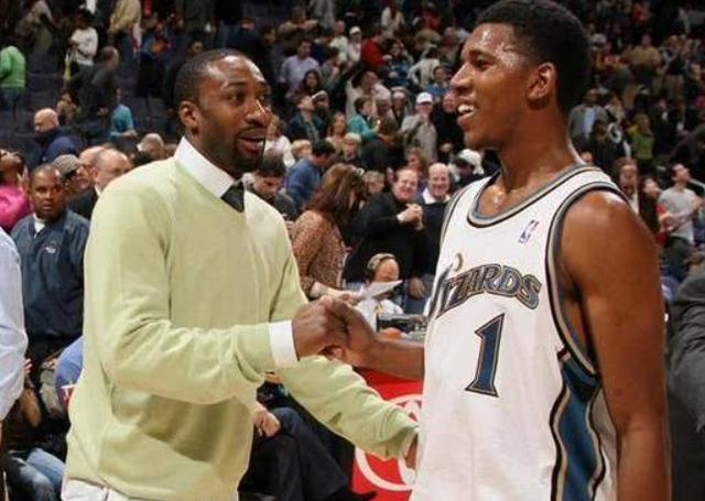 【集锦】火箭119-96湖人 杜兰特25+9率队大胜送湖人三连败（集锦：火箭119-96大胜湖人 杜兰特25+9领衔送湖人三连败）