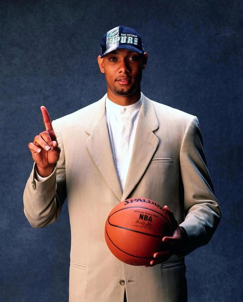 NBA 官方公布最新 MVP 排名（NBA官方更新MVP排行榜）