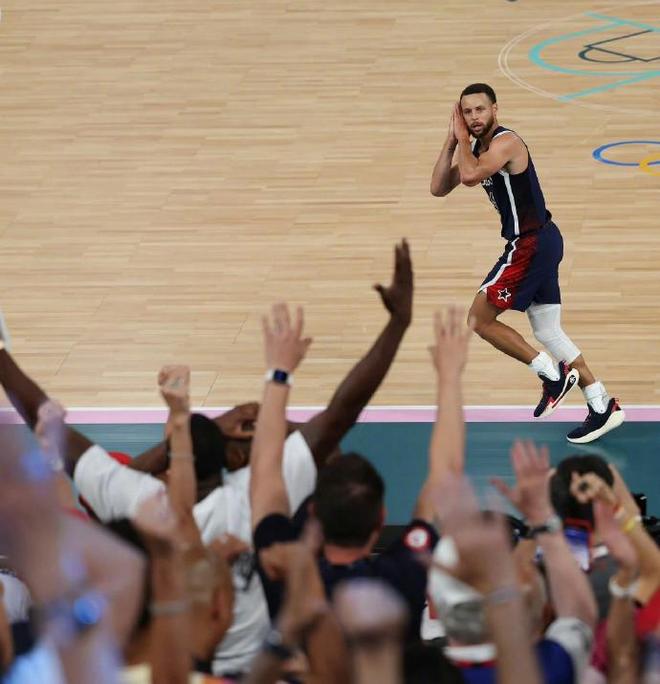 17岁273天，卡尔是拜仁队史德甲单场传射建功最年轻的球员（17岁273天！卡尔刷新拜仁纪录，成德甲单场传射最年轻球员）