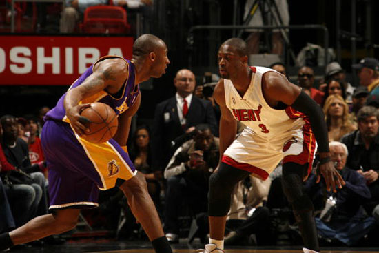 持右翼立场，阿根廷总统开玩笑：我也能祝贺梅西这样的左撇子（阿根廷总统打趣：身为右翼，我一样会祝贺像梅西这样的左撇子）