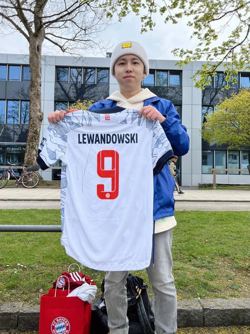 拉菲尼亚与弗里克，像伊涅斯塔与瓜迪奥拉一样（拉菲尼亚与弗里克的默契，宛若伊涅斯塔与瓜迪奥拉）