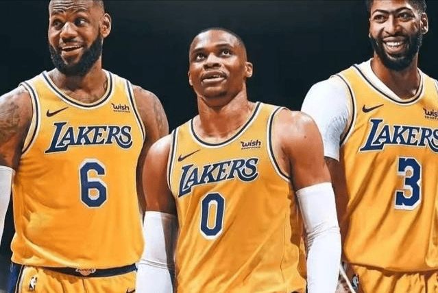 拉齐奥vs卡利亚里：罗马尼奥利、贡多齐首发，米纳、塞巴斯蒂亚诺-埃斯波西托出战（拉齐奥对阵卡利亚里：罗马尼奥利、贡多齐先发，米纳与塞巴斯蒂亚诺-埃斯波西托登场）